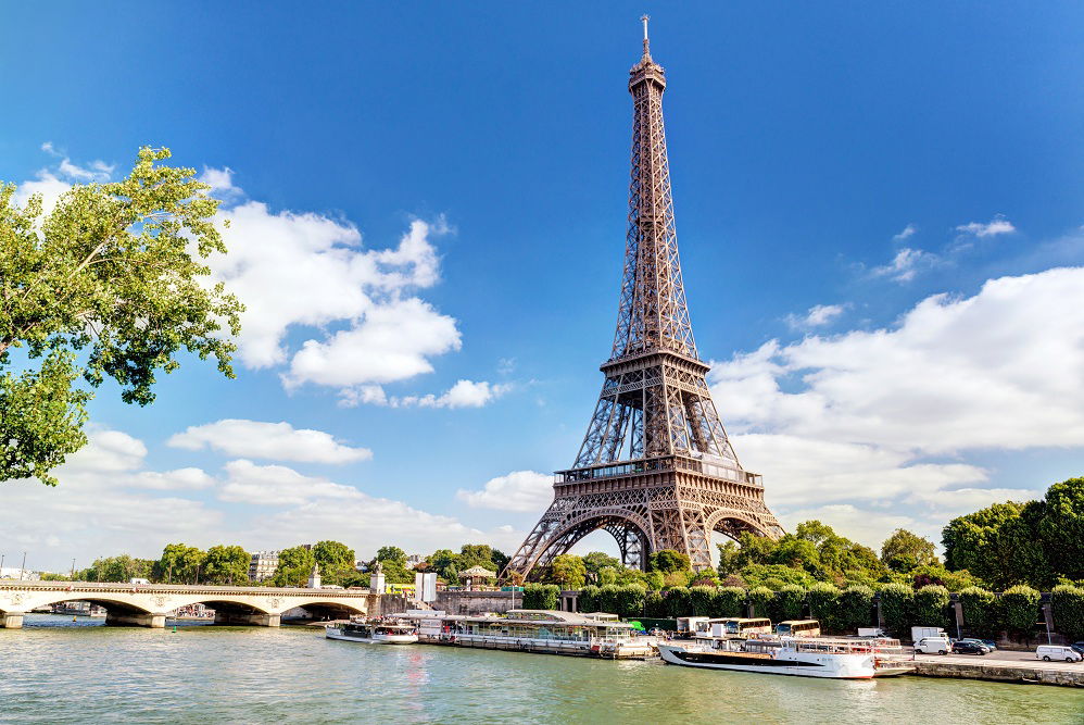 Excursie Circuit vacanta-in-familie-la-paris-si-disneyland-avion-2025