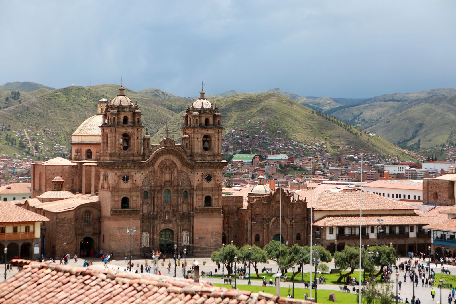 Templul Soarelui, ruine incașe si vibratia unei capitale imperial