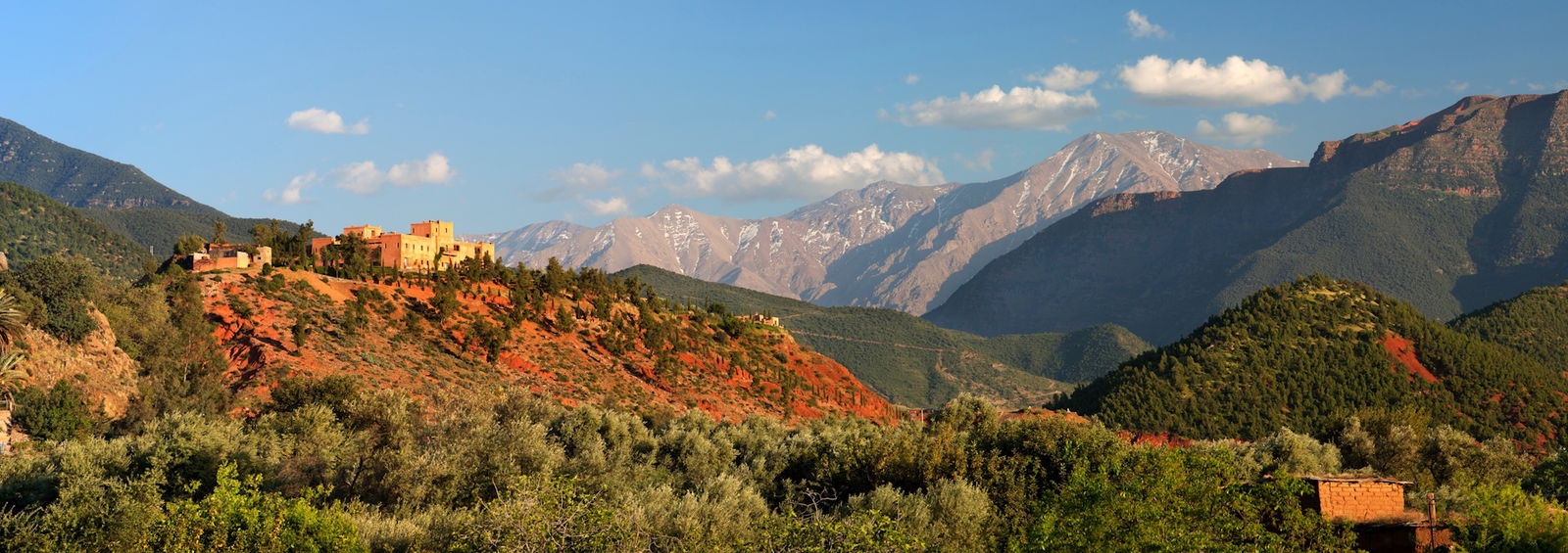 Dincolo de Muntii Atlas – Ait Benhaddou si drum spre portile Saharei