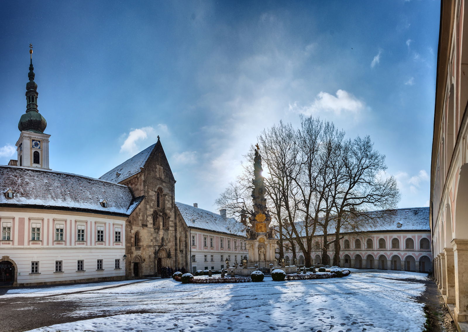 Viena  -  Heiligenkreuz & Baden – Istorie si eleganta in Padurea Vieneza