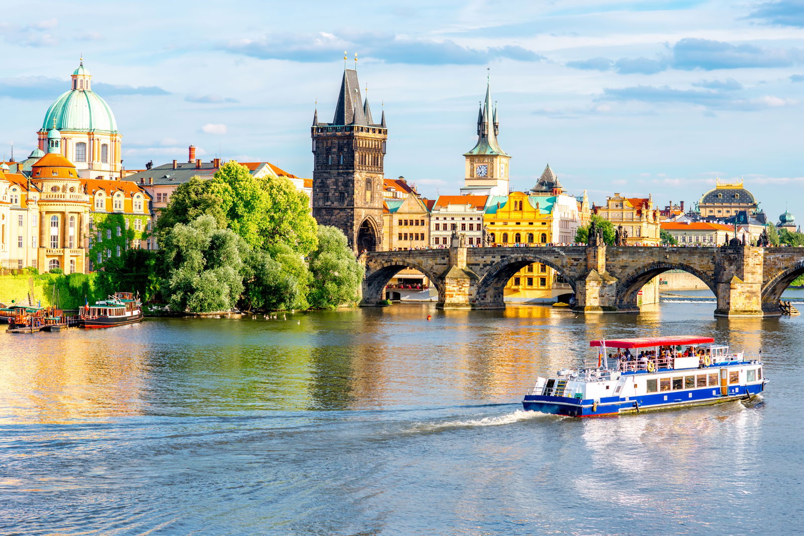 Excursie Circuit ci-praga-orasul-celor-100-de-turnuri