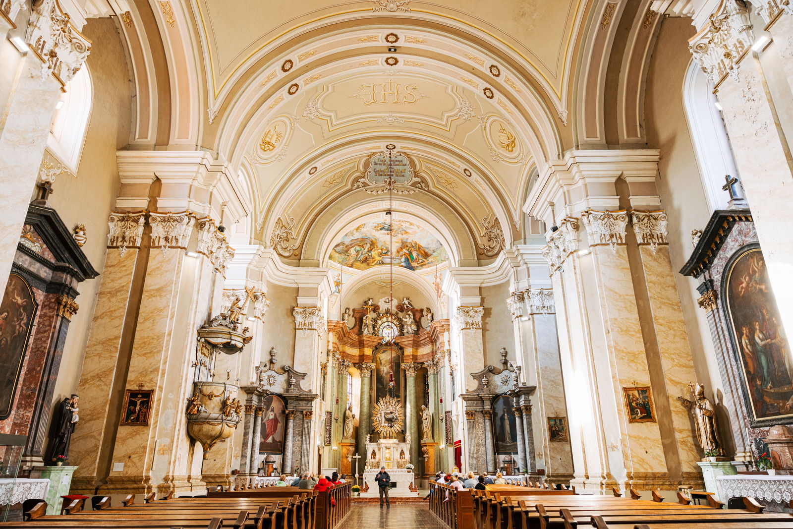 oradea-si-crisana-obiective-restaurate-si-multa-relaxare