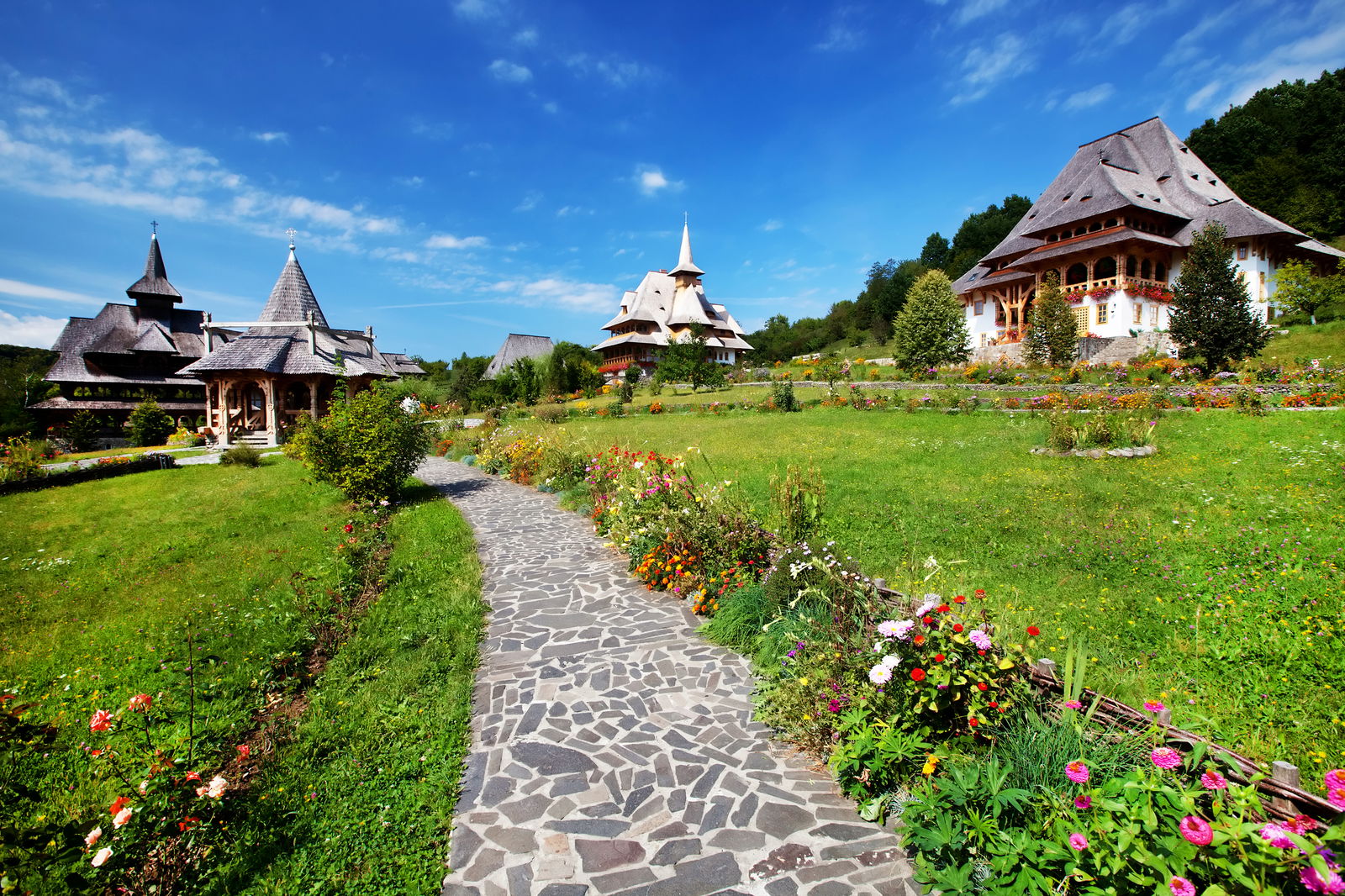 maramures-caldura-oamenilor-si-a-bisericilor-de-lemn