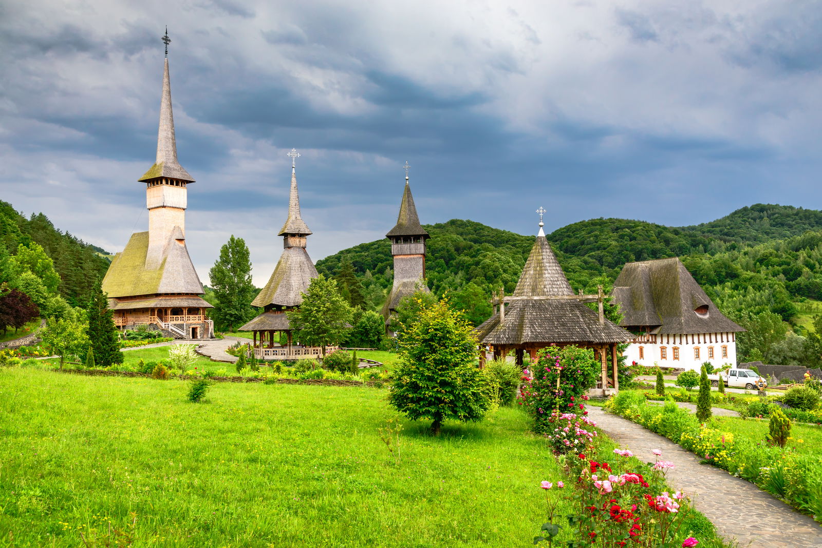 maramures-caldura-oamenilor-si-a-bisericilor-de-lemn