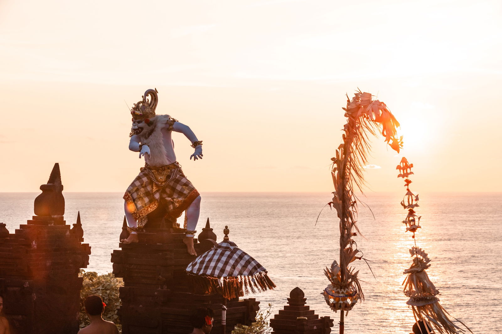 Uluwatu Kecak Dance & Cina pe plaja