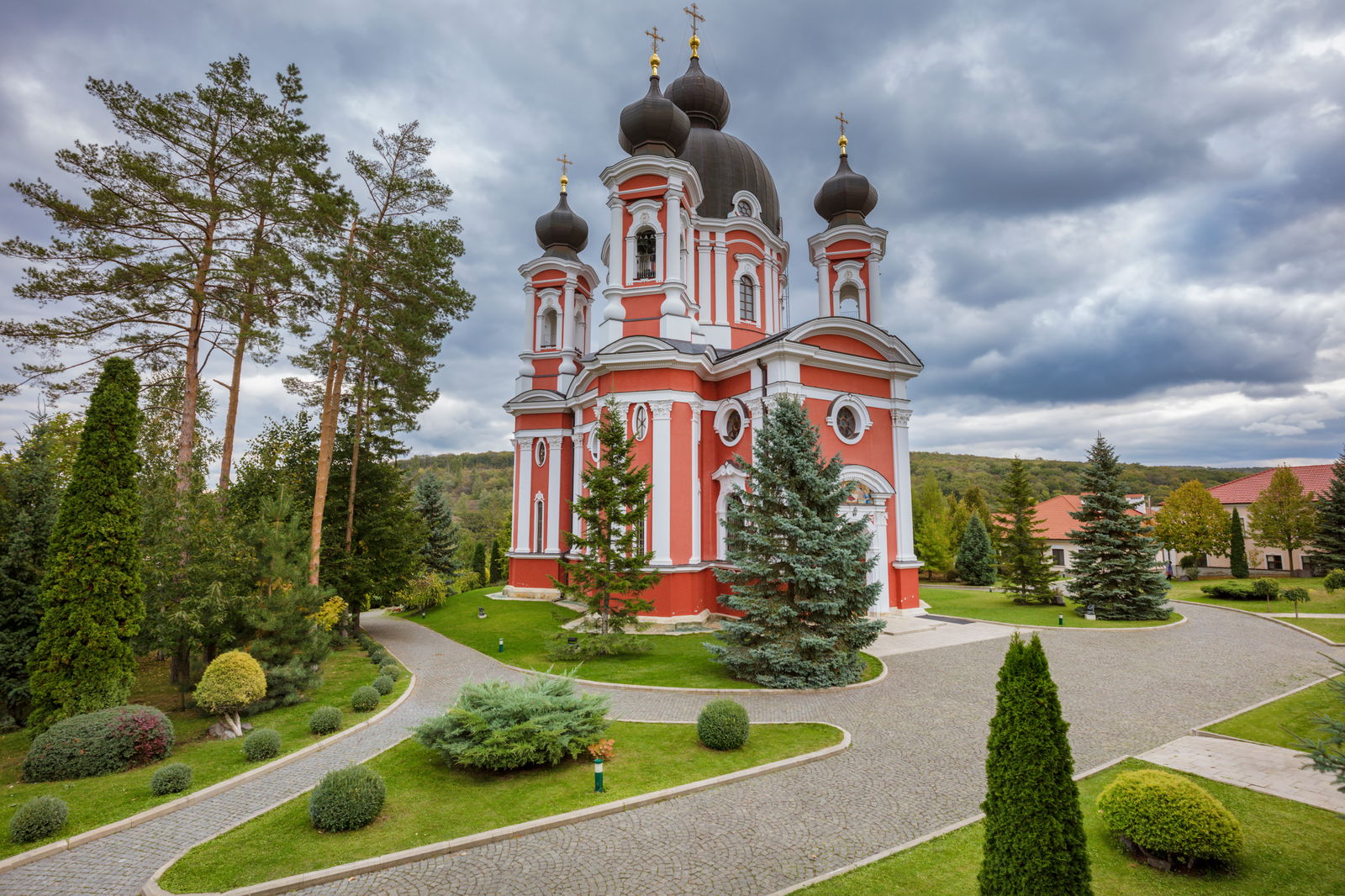 cea-mai-subestimata-bijuterie-basarabia-dintre-prut-si-nistru