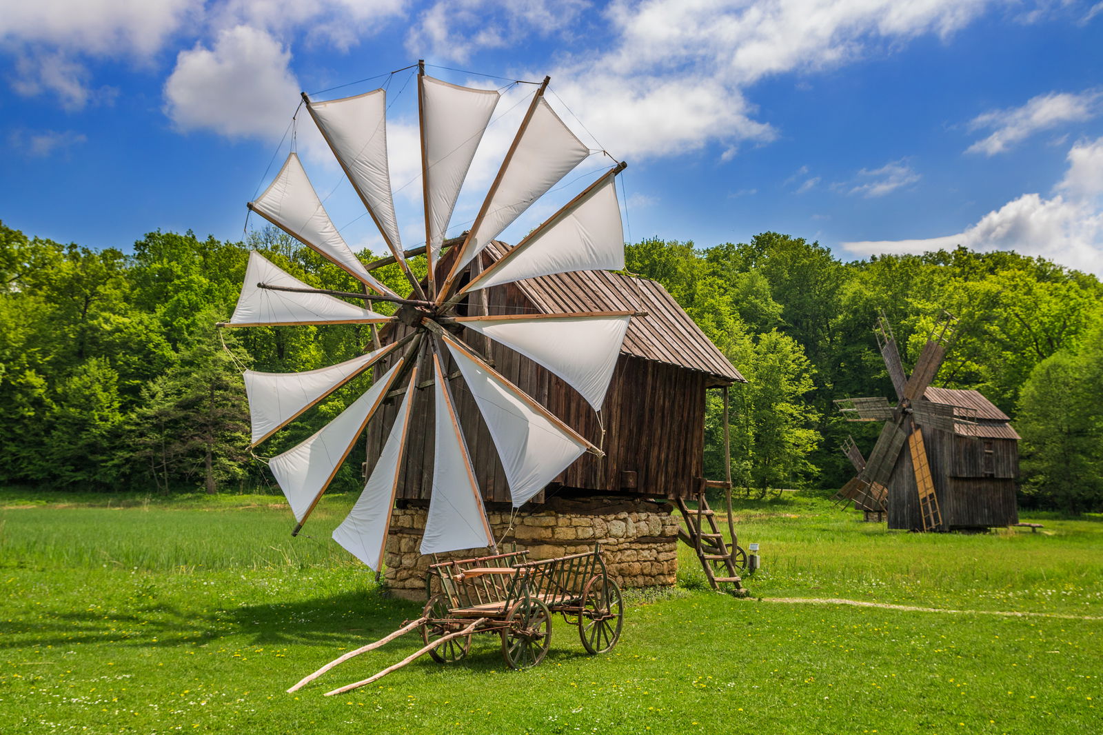 paste-in-marginimea-sibiului-traditii-insufletite-cu-belsug-si-voie-buna