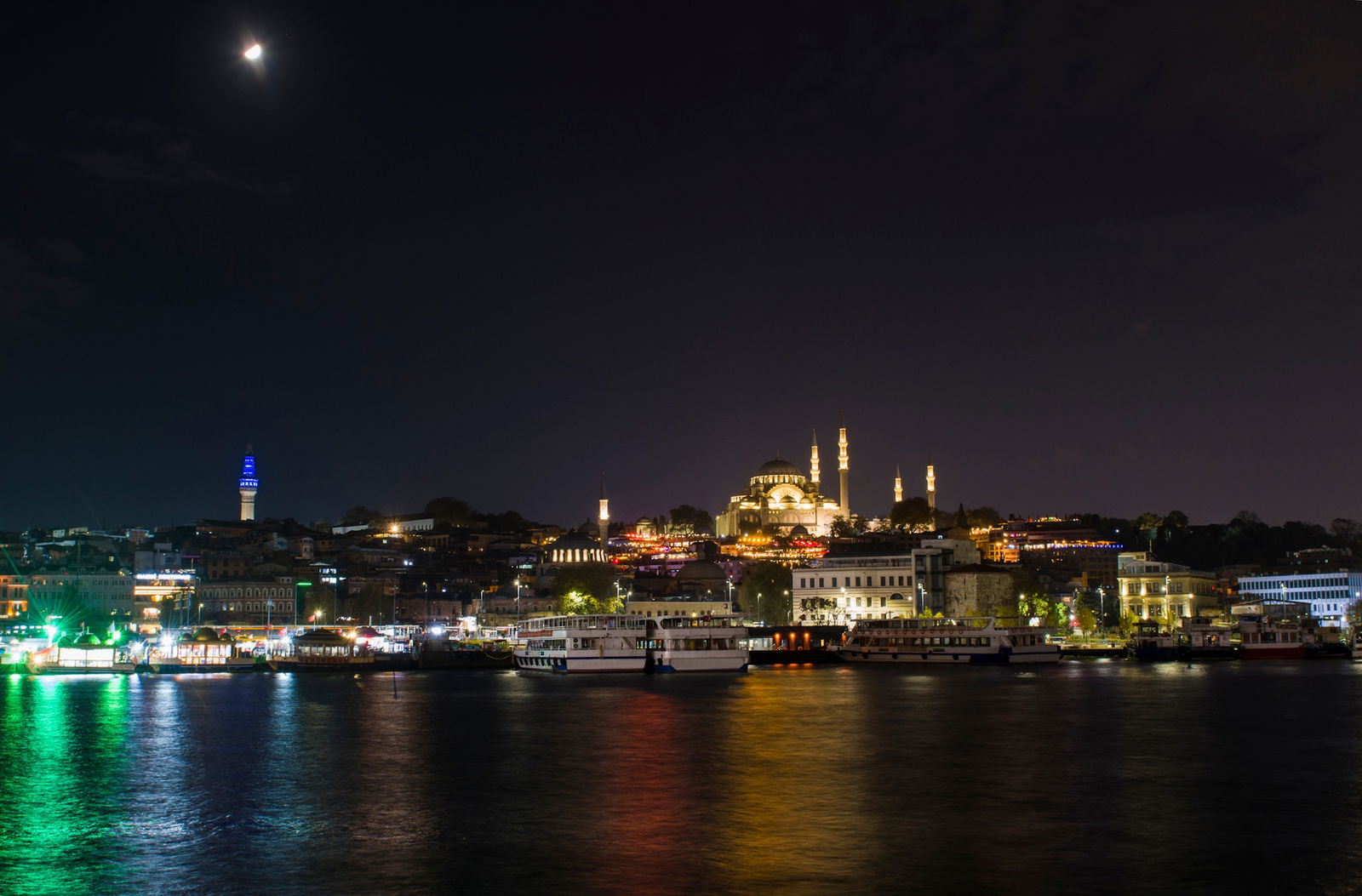 Bosfor by night – O Cina Sub Stele