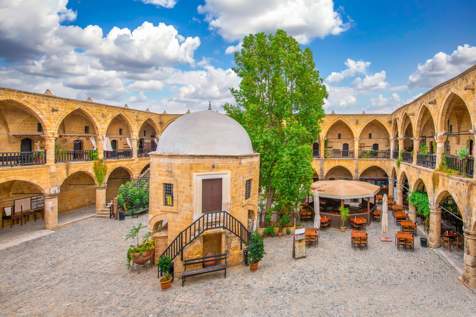 paste-cipru-o-insula-mica-cu-o-inima-mare