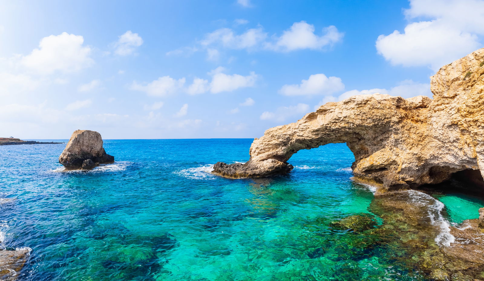 paste-cipru-o-insula-mica-cu-o-inima-mare