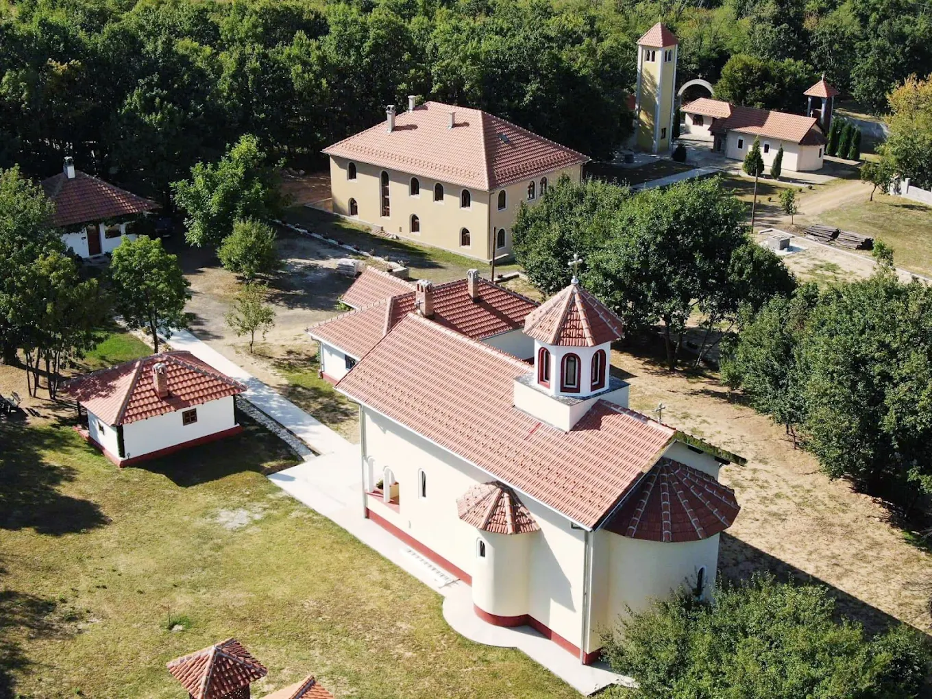 Excursie Circuit inima-romana-credinta-de-foc-in-valea-timocului