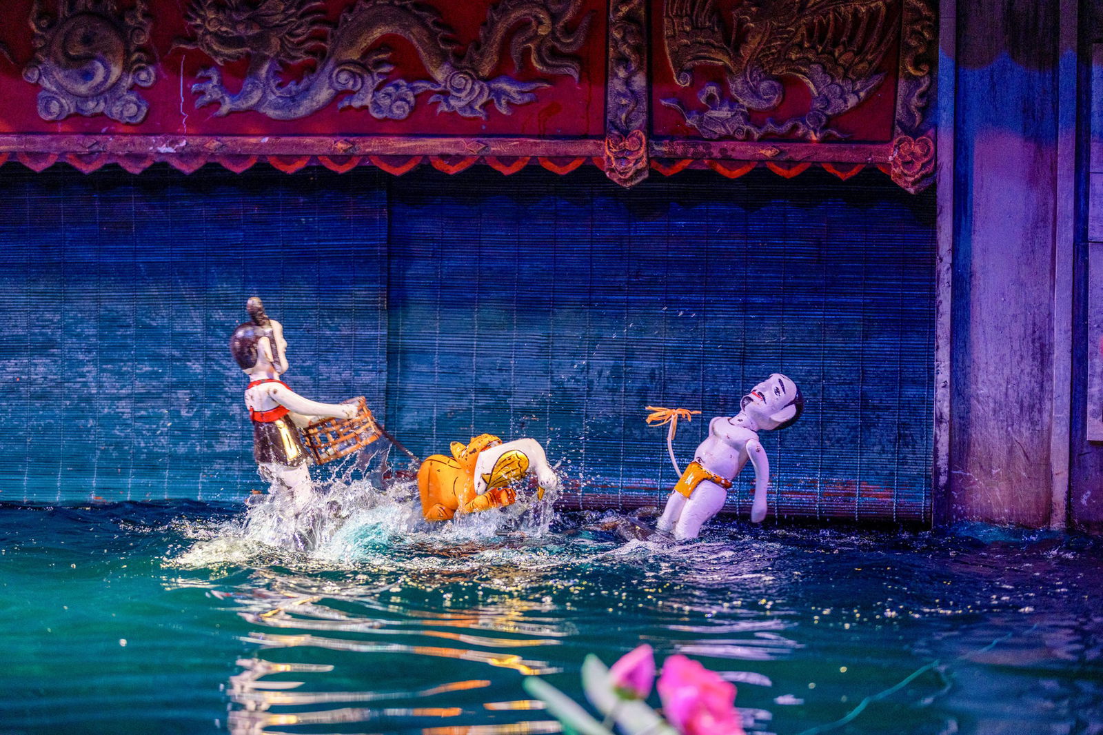 Spectacolul Papusilor pe Apa & Cina Traditionala