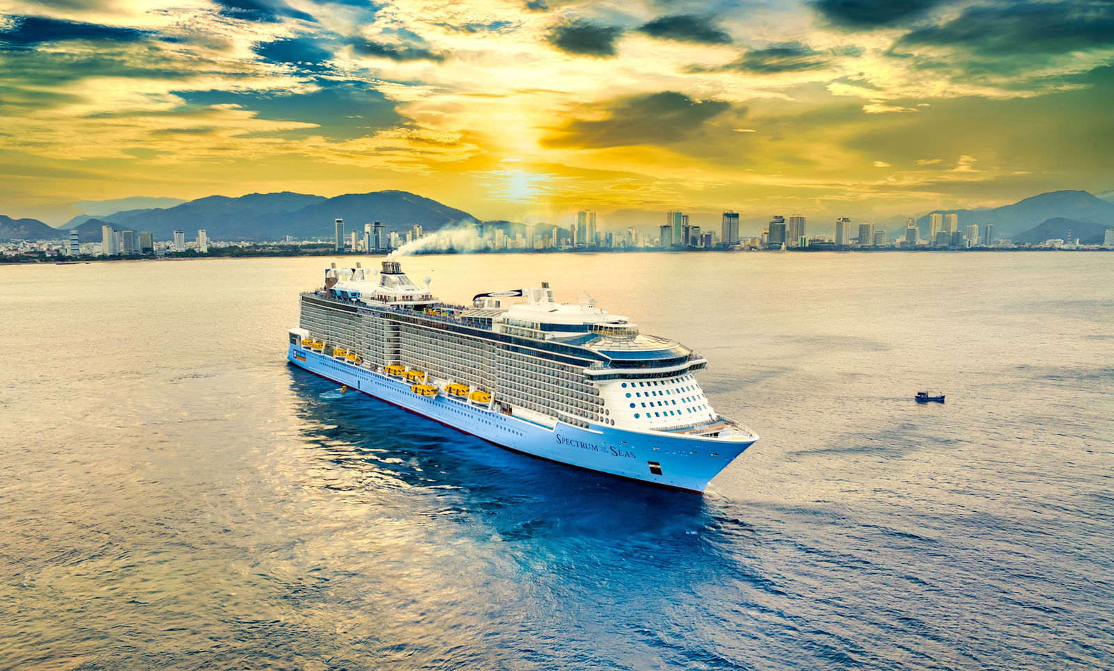 Excursie Circuit croaziera-de-grup-china-japonia-spectrum-of-the-seas-revelion