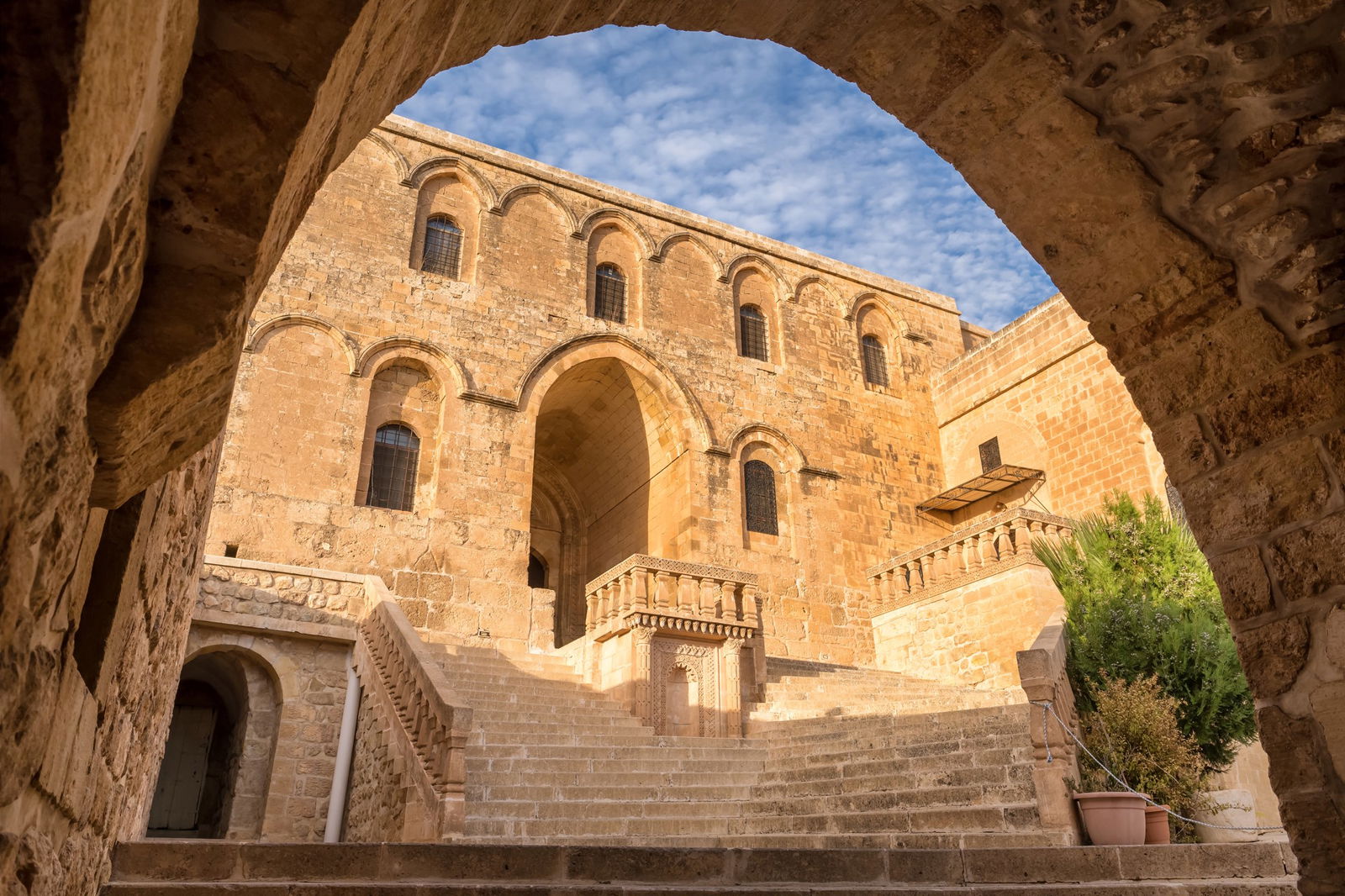 Tur Abdin si Manastirile siriace