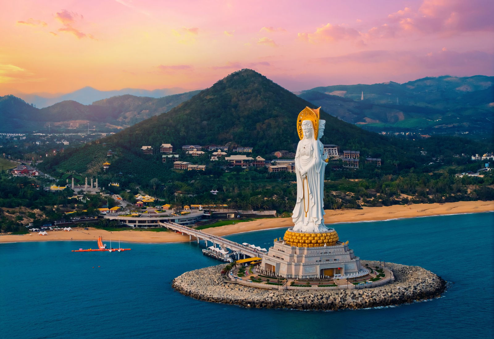 Sanctuarul Nanshan si Statuia Guanyin