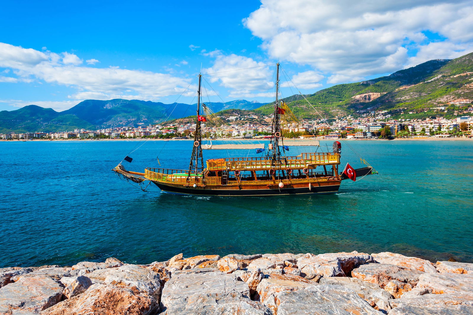 Aventura Piratilor pe Riviera