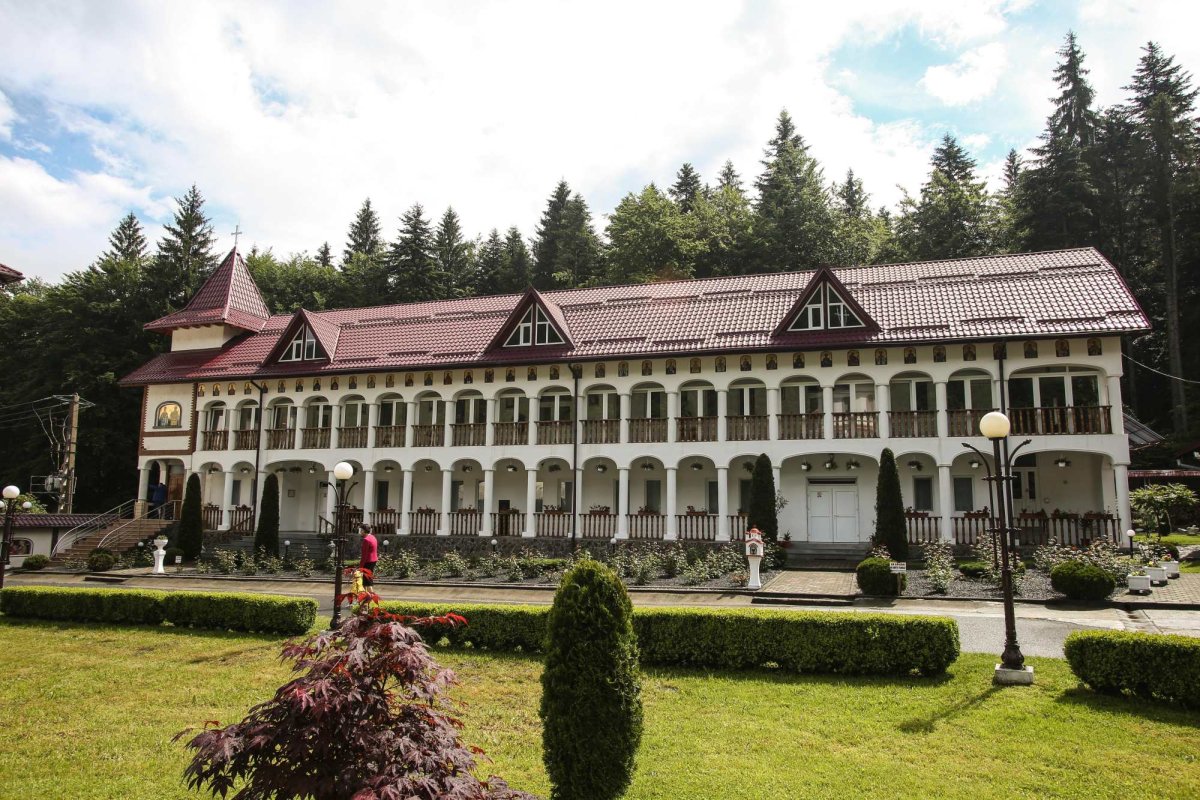 Excursie Circuit izvorul-credintei-pe-urmele-sfantului-apostol-andrei-in-tara-fagarasului