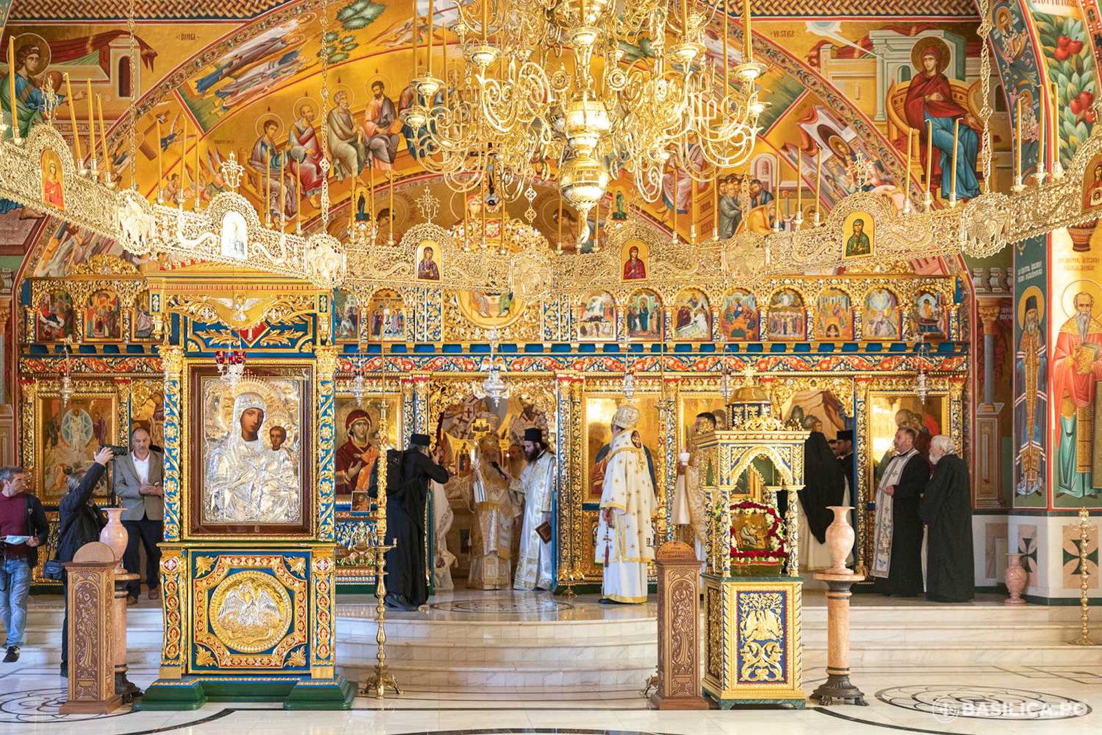 Excursie Circuit pelerinaj-la-manastirea-pantocrator-la-capul-sfantului-mare-mucenic-gheorghe