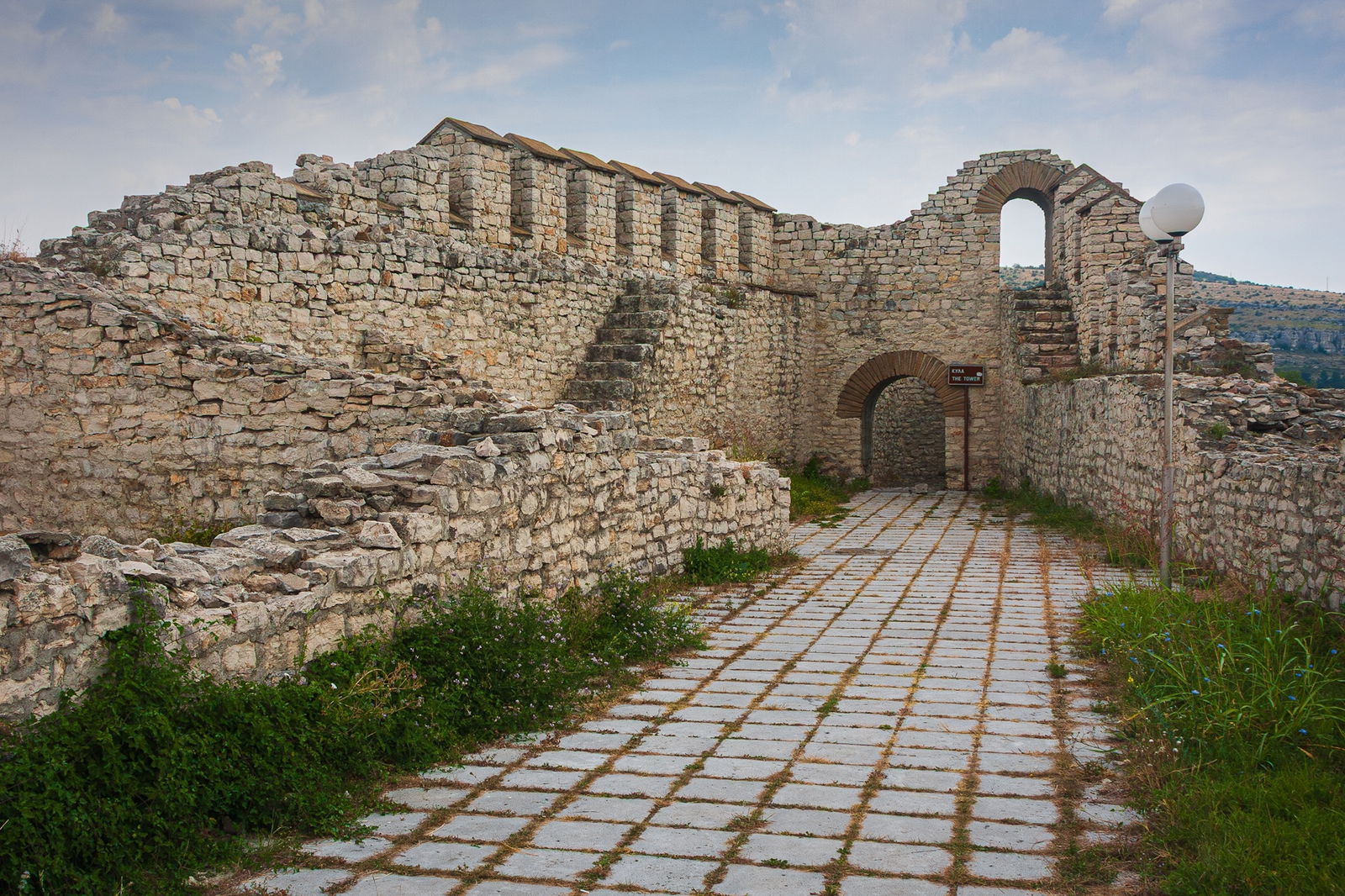 Excursie Circuit excursie-1-zi-bulgaria-lovech-cascadele-de-la-krushuna-si-pestera-devetashka-2026