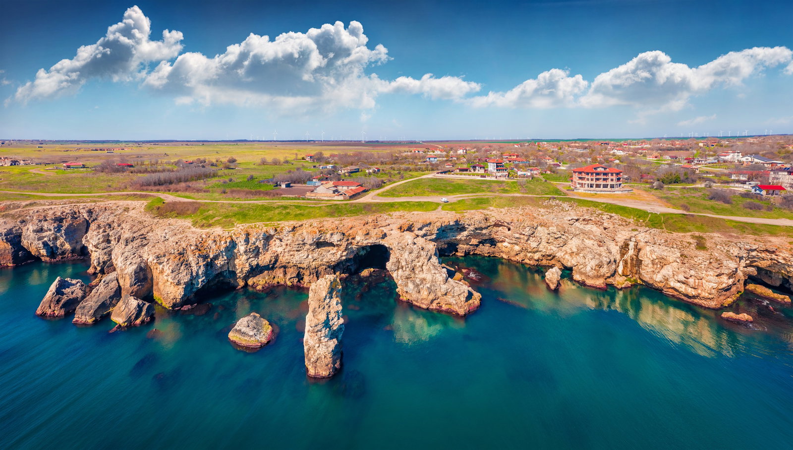 Excursie Circuit odiseea-stancilor-de-foc-si-a-apelor-de-smarald-2026