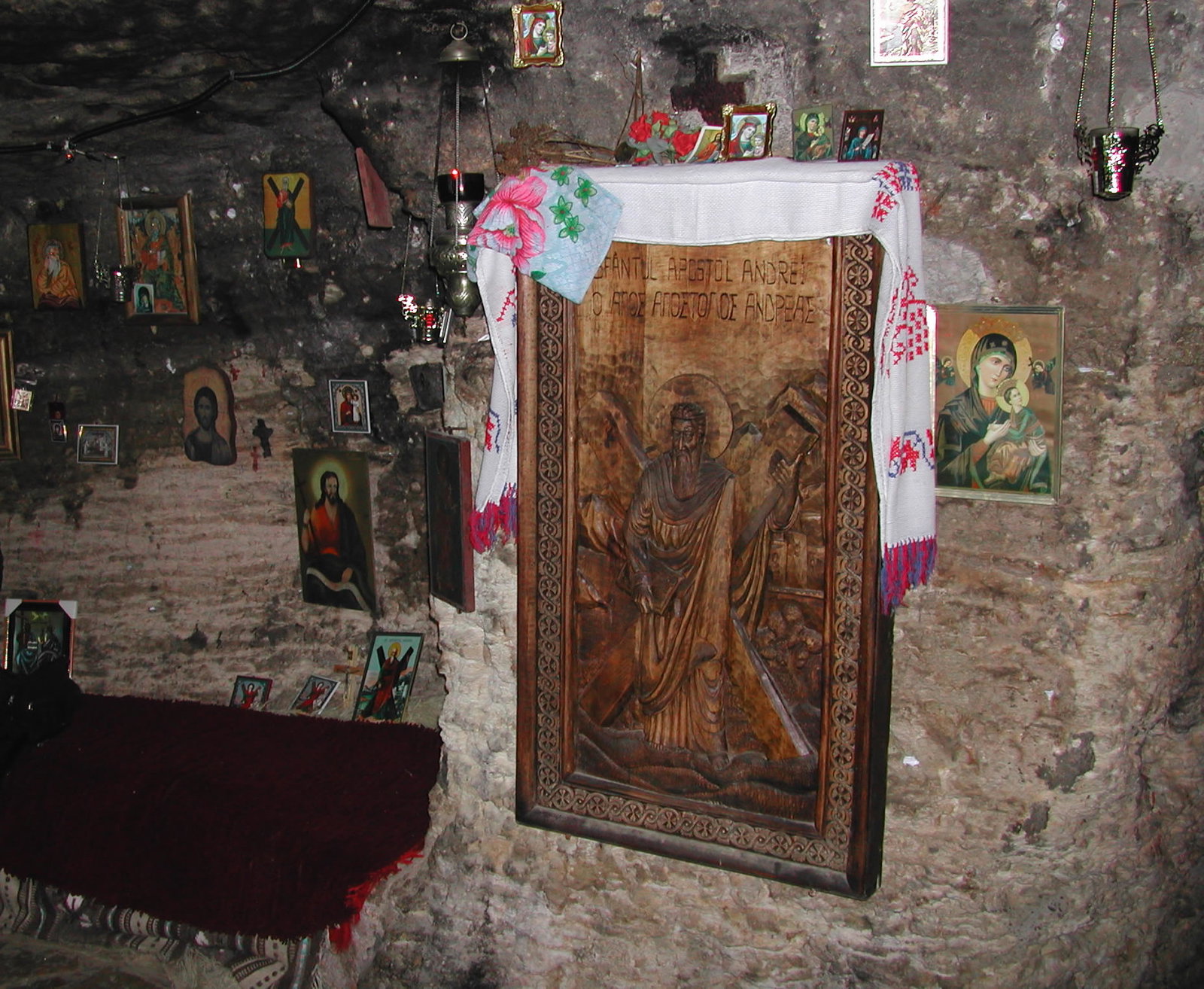 Excursie Circuit hram-la-betleemul-romaniei-pestera-sf-andrei-si-crucile-de-leac-de-la-dervent