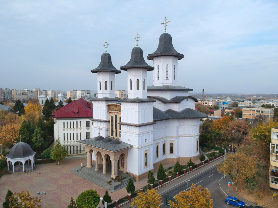 Excursie Circuit vulcanii-noroiosi-si-manastirile-ciolanu-si-berca