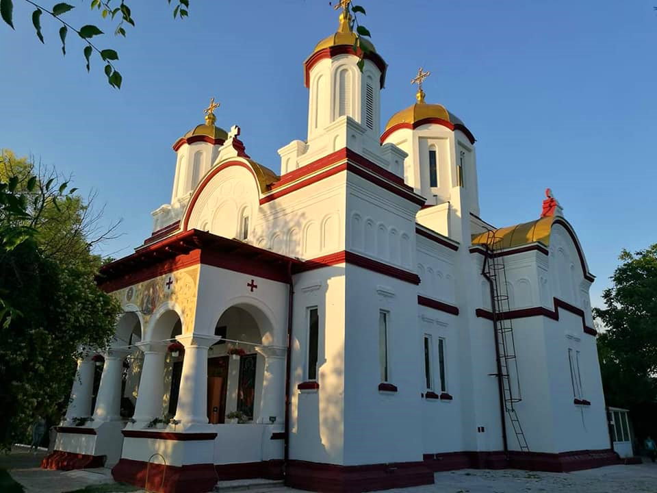 O Călătorie de Alinare la Topraisar