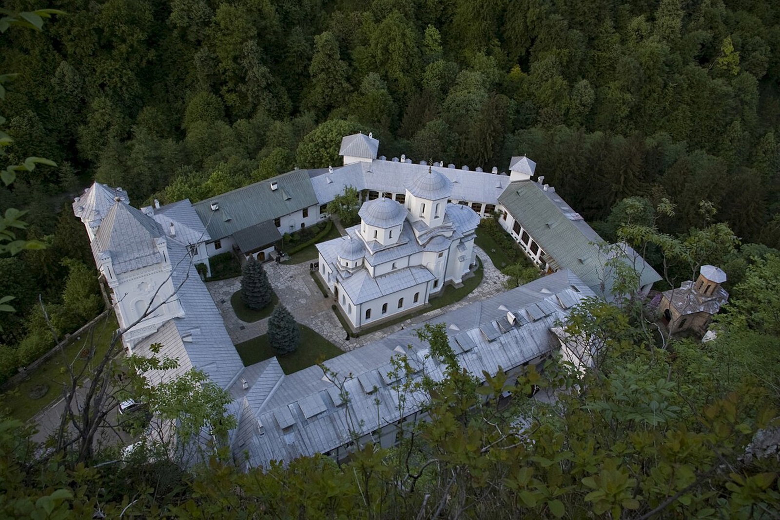Excursie Circuit pe-urmele-parintilor-monahismului-sf-nicodim-si-sf-irodion
