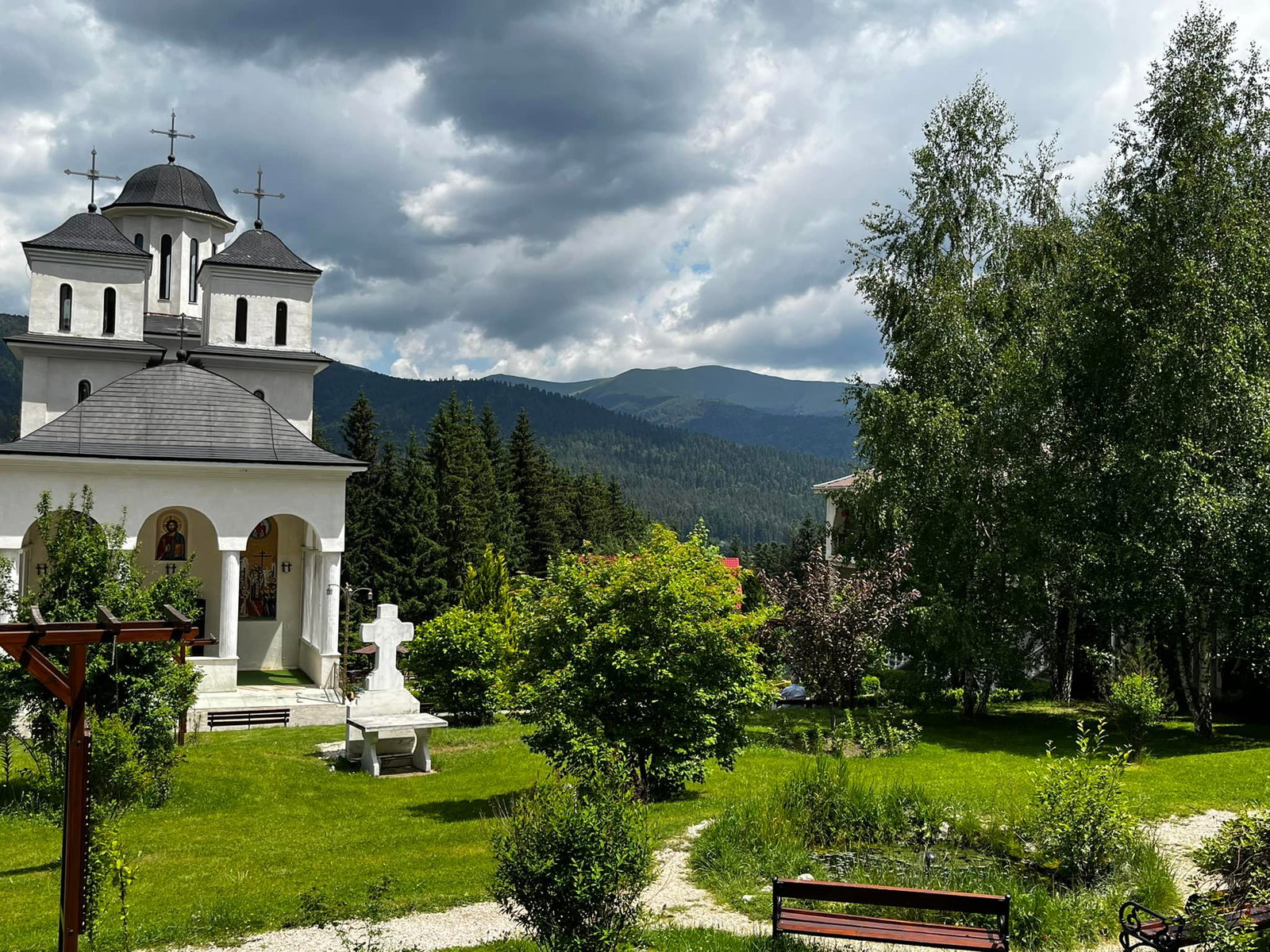 Excursie Circuit pe-calea-binecuvantarii-pelerinaj-la-parintele-cleopa-sf-gheorghe-pelerinul-si-icoana-sfintei-ana-de-la-bistrita