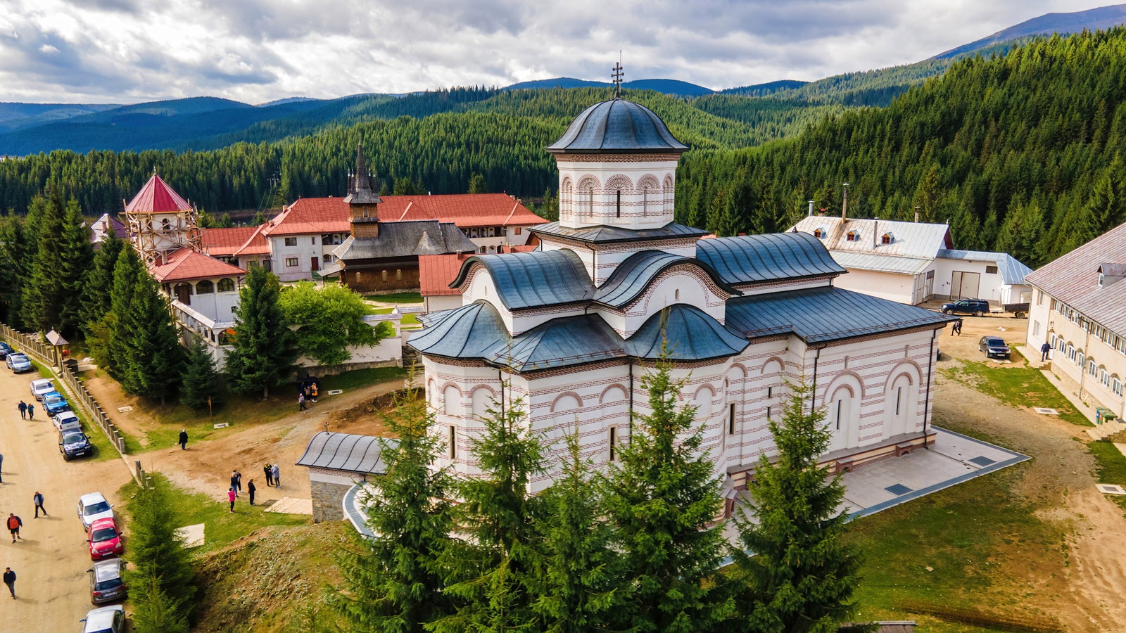 Excursie Circuit transalpina-drumul-regelui-de-la-cetatea-rupea-la-miracolul-dintr-un-lemn
