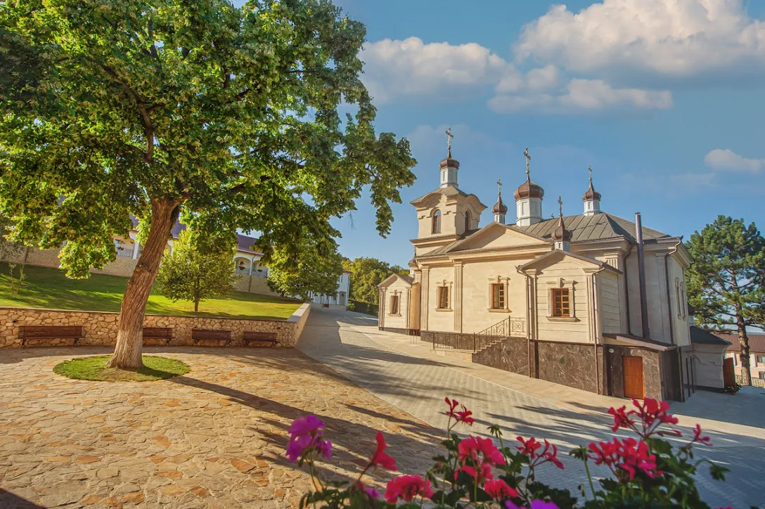 Excursie Circuit pelerinajul-prutului-si-al-sfintilor-intoarcerea-la-inima-moldovei