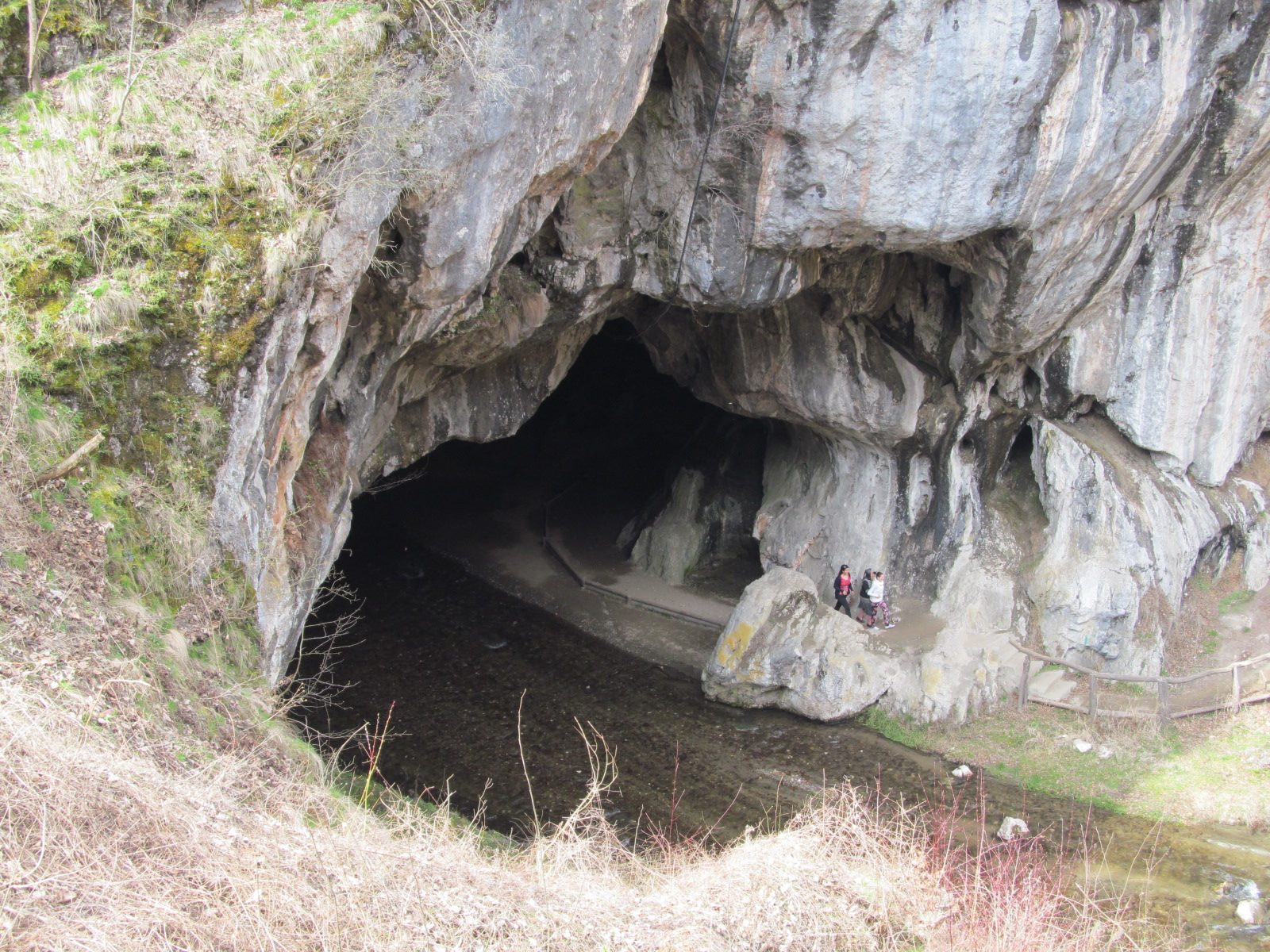 Excursie Circuit pelerinaj-la-tronul-soarelui-de-la-sarmizegetusa