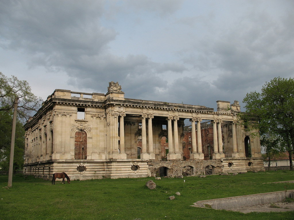 Excursie Circuit o-cronica-a-conacelor-secrete-si-a-legendelor-prahovene