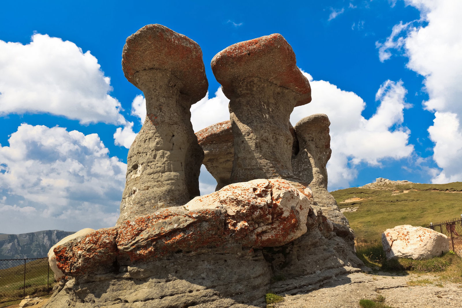 Excursie Circuit drumetie-tronul-de-pe-acoperisul-romaniei