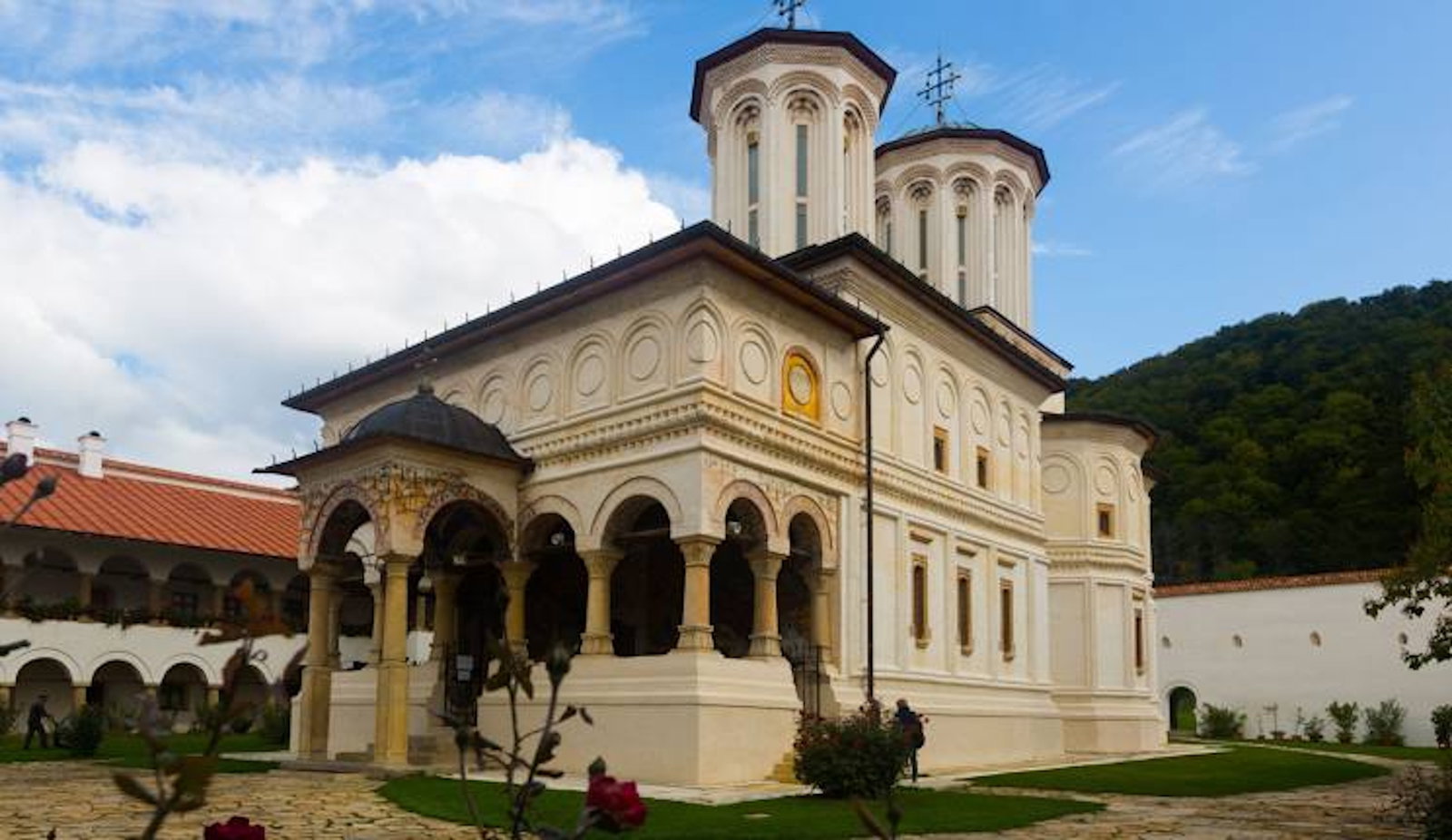 Excursie Circuit cronica-mainilor-iscusite-de-la-pamantul-olarului-la-fantana-secreta-a-sucidavei