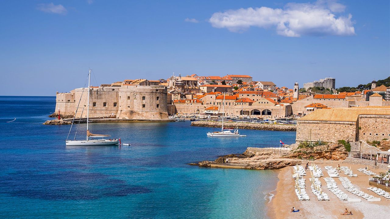 Excursie Circuit croaziera-de-grupcroaziera-de-grup-venetia-dubrovnik-corfu-kotor-brindisi-split-msc-armonia-2027