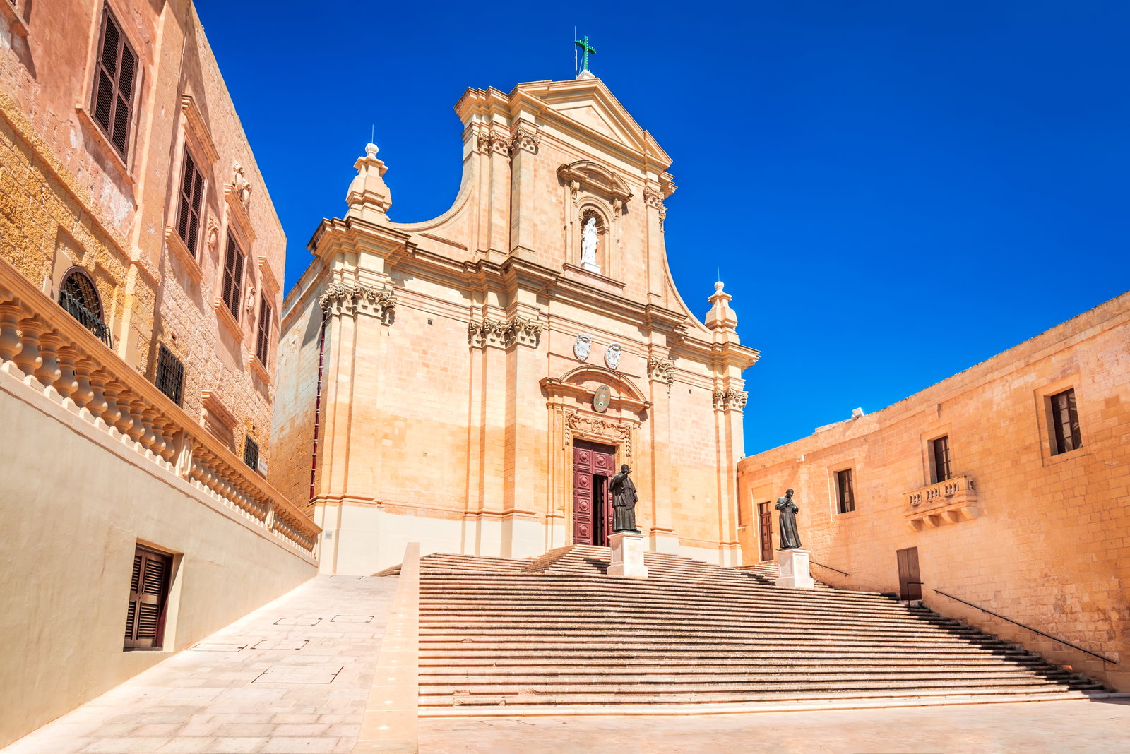 malta-o-tara-micuta-cu-un-craciun-de-poveste