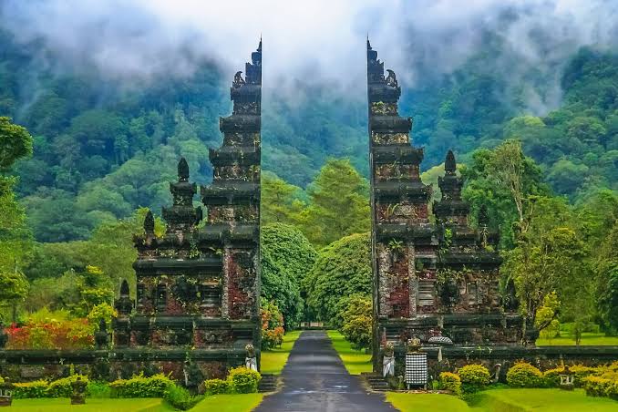 Sejur Revelion Combo Bali beach & Bali nature & Singapore