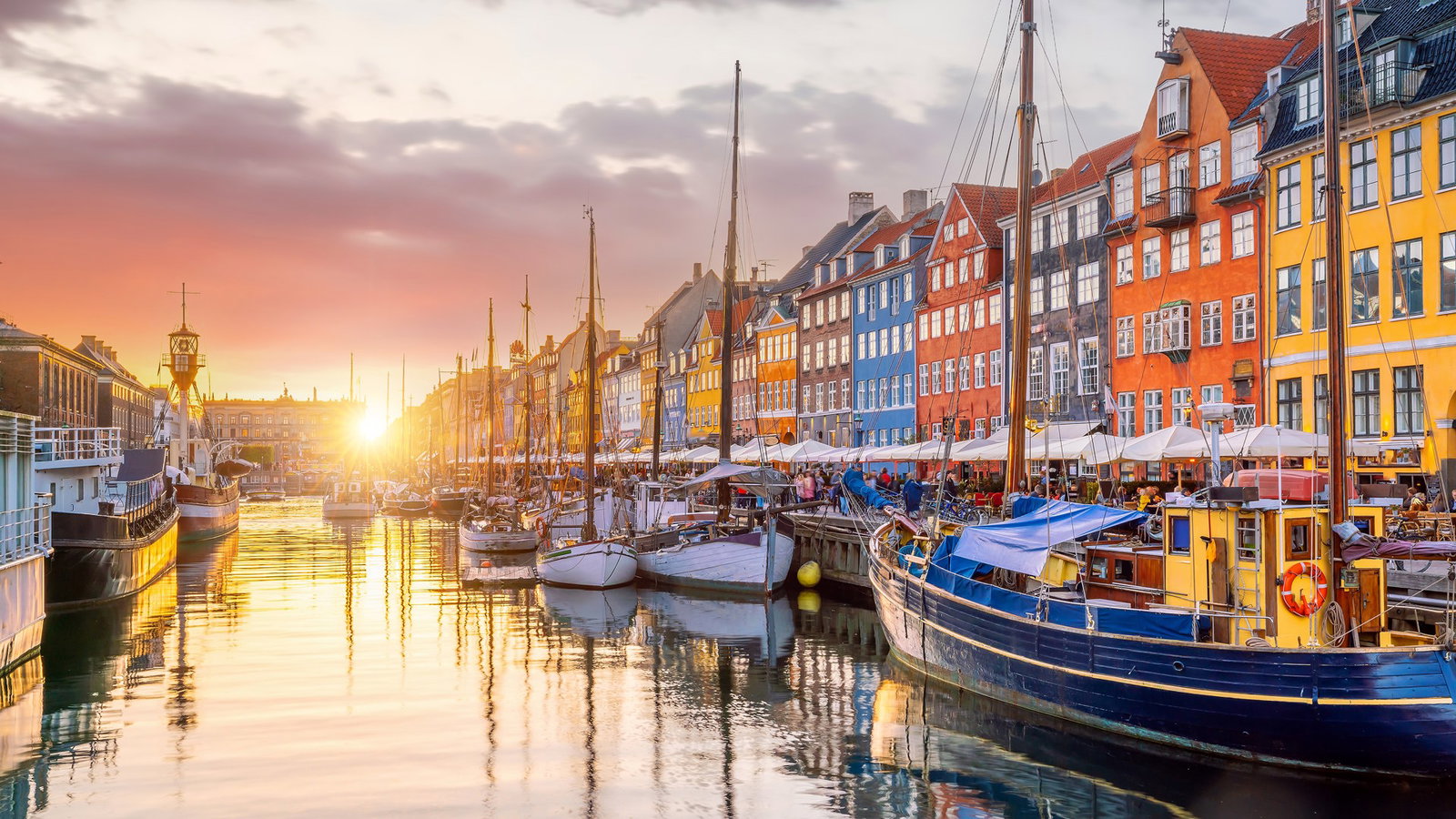 Copenhaga - Regi, Vikingi si Viata in Stil Danez
