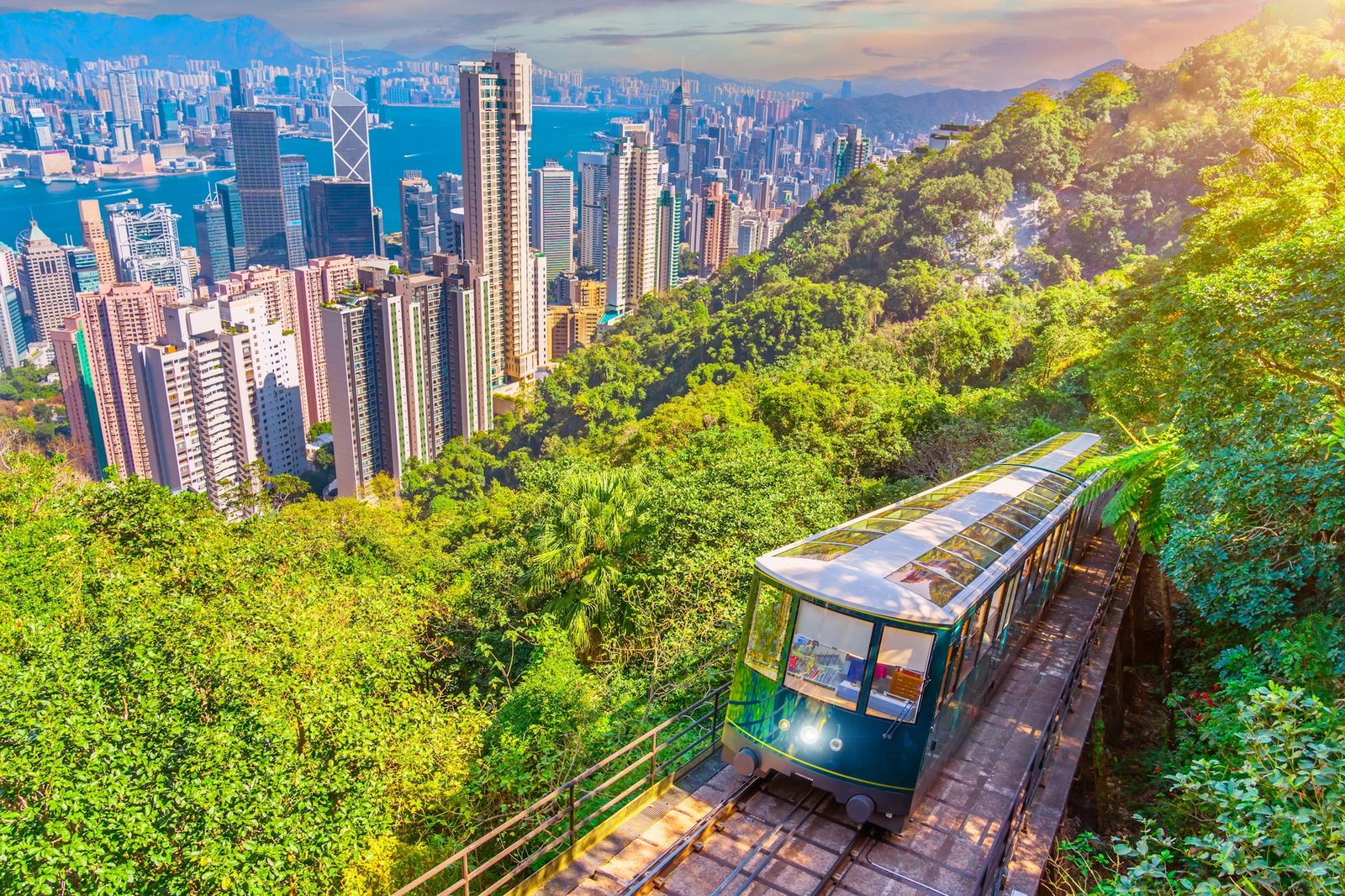 SOSIRE IN HONG KONG – VICTORIA PEAK – ABERDEEN – KOWLOON