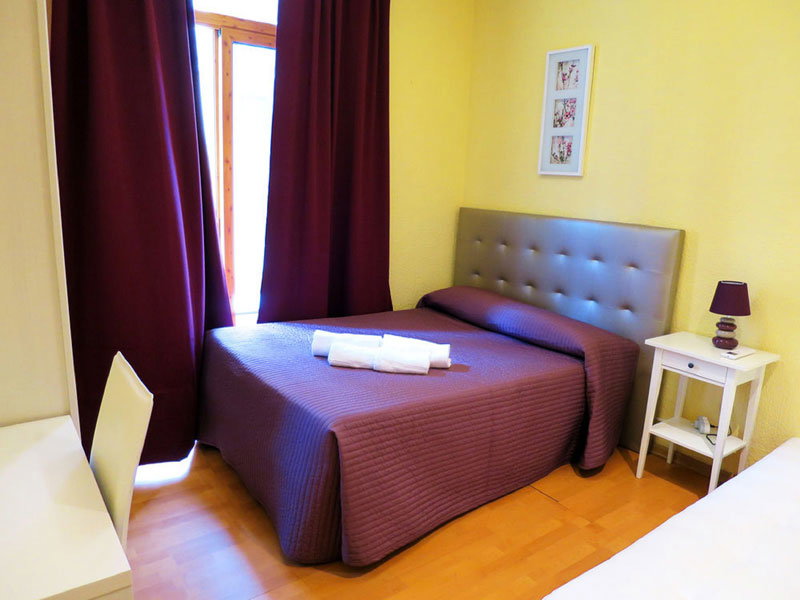 Hostal Balmes Centro
