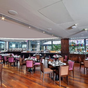 Hotel Crowne Plaza Beirut cazare Beirut