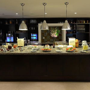 Hotel Staybridge Suites Beirut cazare Beirut