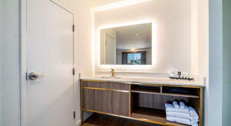 Hotel Trend Hotel Lax