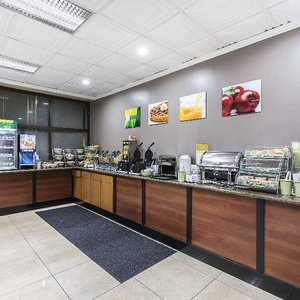 Hotel Quality Inn & Suites Los Angeles Airport – Lax cazare Inglewood