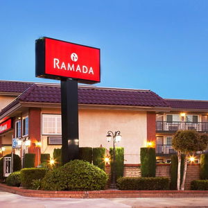 Hotel Ramada By Wyndham Pasadena cazare Pasadena