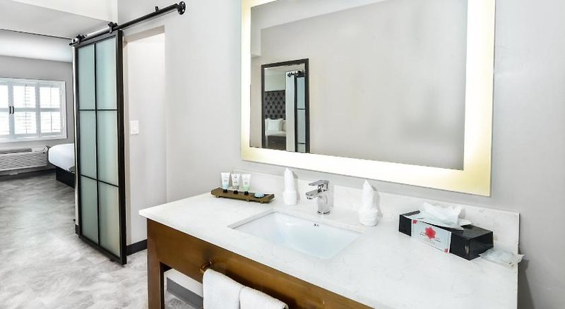 Hotel Hollywood Inn Suites Hotel
