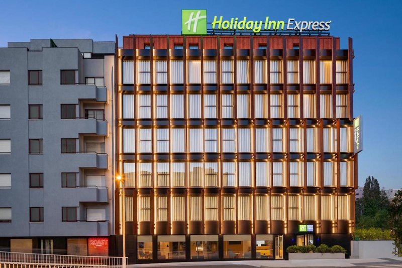 Hotel Holiday Inn Express Porto Boavista An Ihg Hotel