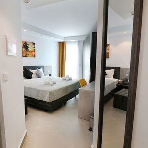 Hotel Shoreline Hotel cazare San Giljan