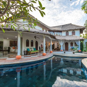 Hotel Elina Villas cazare Kerobokan